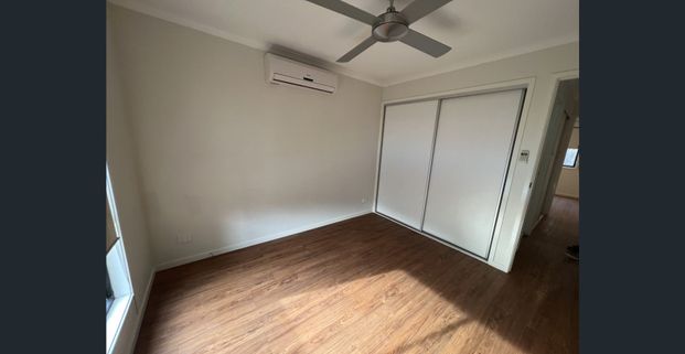 Granny flat plus Pool!! - Photo 1