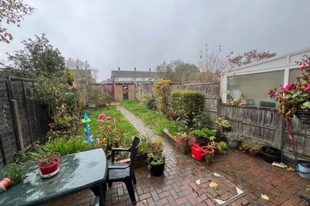 Potters Field - Photo 2