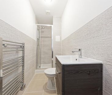 2 bedroom penthouse to rent - Photo 5