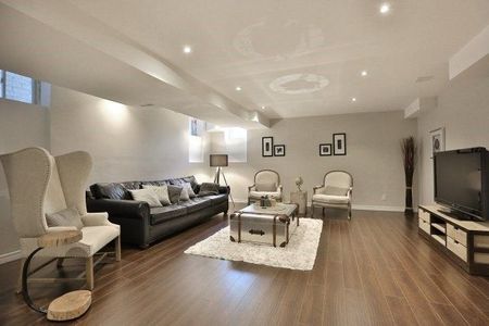 For Lease - 2412 Presquile Drive, Oakville, Ontario - Photo 4