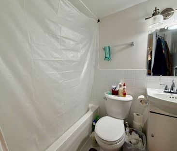 For Lease - 9 Sanderson Road Unit# Lower, Toronto, Ontario - Photo 3