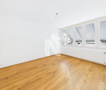 Helle und grosszügige 5.5-Zimmer-Wohnung am Löwenkreisel mit Balkon... - Foto 1