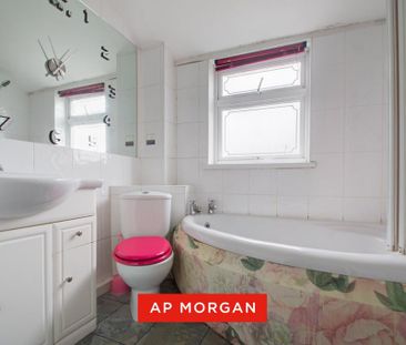 4 bedroom semi-detached house to rent - Photo 4