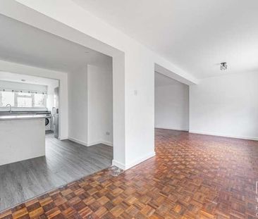 Applegarth Avenue, Guildford, GU2 - Photo 4