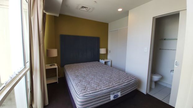 One Bedroom Apartment Close To Everywhere - Photo 1