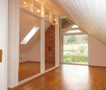 Großzügige DG-Wohnung für 2 Personen mit Einbauküche, Garage,großer... - Foto 1