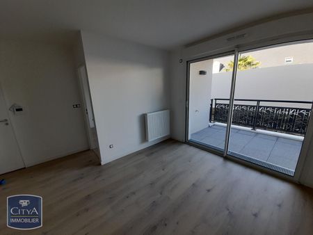Location Appartement 2 pièces 36m² ST CYR SUR LOIRE 37540 - Photo 2