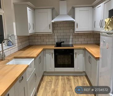 3 bedroom semi-detached house to rent - Photo 2