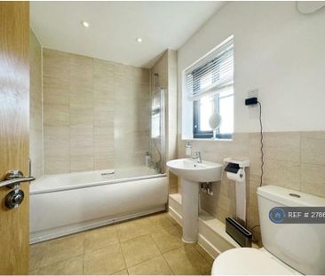 3 bedroom semi-detached house to rent - Photo 6