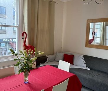 Room in a Shared Flat, Upper Richmond Road, SW15 - Photo 2