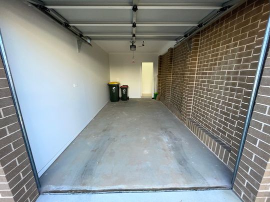 Immaculate Near-New One-Bedroom Apartment Featuring Lock-Up Garage - Photo 1