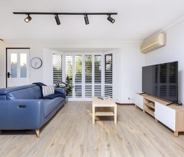 BEAUTIFUL TOWNHOUSE - Photo 1