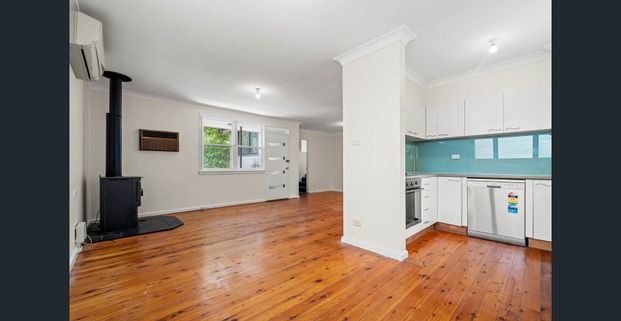 Sensational family home with superb outdoor entertaining areas - Photo 1