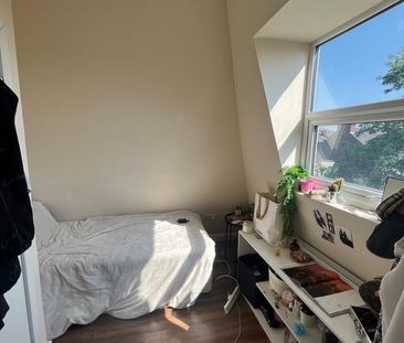 1 Bed Flat, Durnsford Road, SW19 - Photo 3