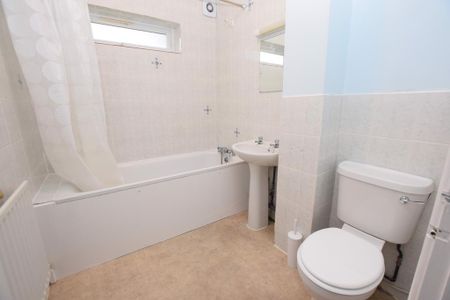 2 bedroom maisonette to rent - Photo 5