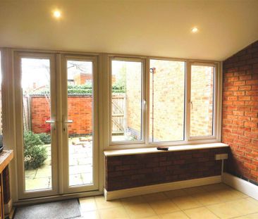 2 bedroom terraced house to rent - Photo 4