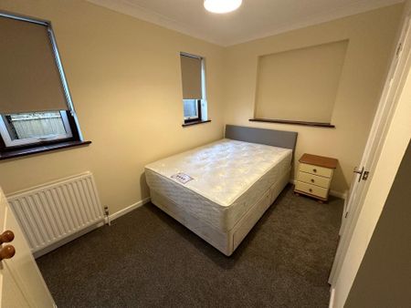 1 bedroom in a house share to rent - Photo 3