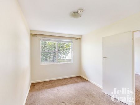 8/162 Barkers Road, Hawthorn - Photo 2