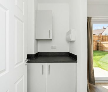 3 bedroom end of terrace house to rent - Photo 4