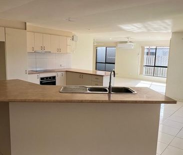 FAMILY HOME ON HIGHLY SORT AFTER OLYMPUS DRIVE! - Photo 4