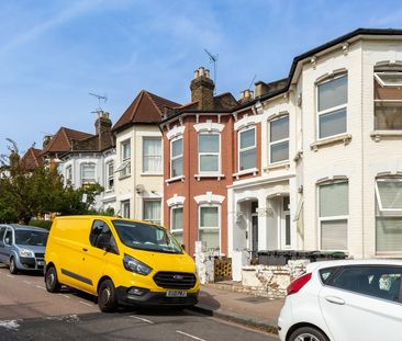 🏡 An Amazing Property in Haringey - Must be Seen! 🏡 Room 5 - Photo 4