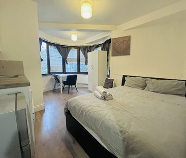 Studio Flat, Endersleigh Gardens, NW4 - Photo 1