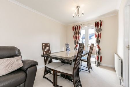 3 bedroom detached house to rent - Photo 4