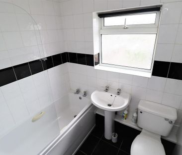 4 bedroom terraced house to rent - Photo 4