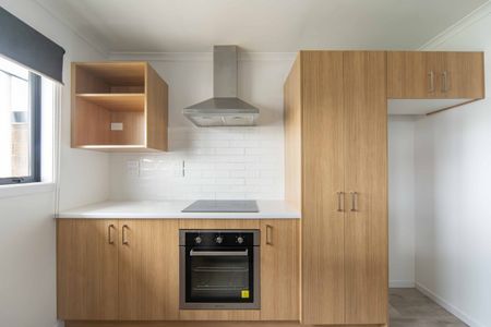 Modern 2-Bedroom Townhouse - The Perfect Lock-Up and Leave - Photo 3