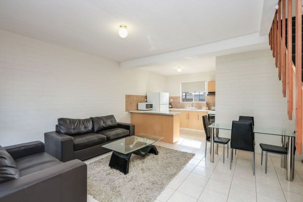 5/660 BLENDE STREET - Photo 1