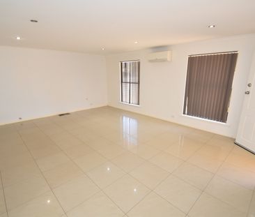 Comfortable Family Home - Photo 2