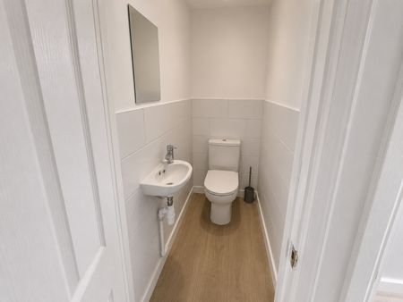 3 Bed Flat, Vicarage Farm Road, TW5 - Photo 5