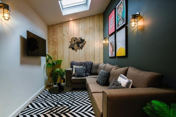 6 bedroom end of terrace house to rent - Photo 1