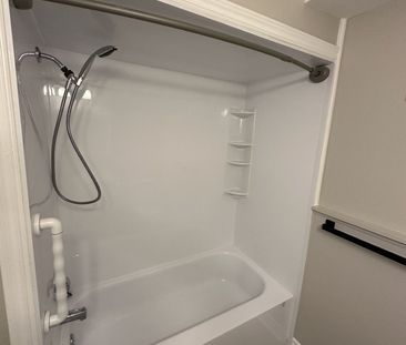 For Lease - 55 Breeze Drive Unit# Bsmt, Bradford West Gwillimbury, ... - Photo 5