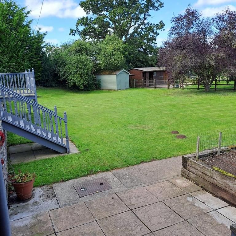 4 bedroom detached house to rent - Photo 1