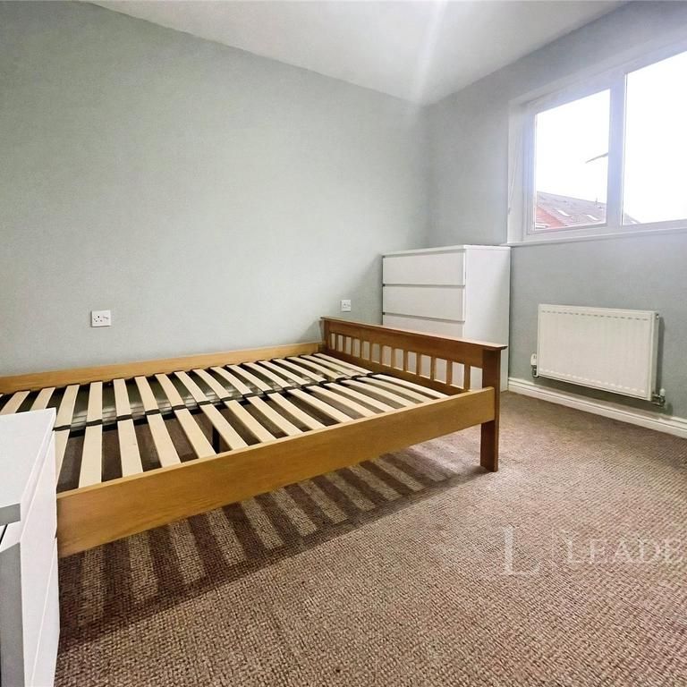 1 bedroom in a house share to rent - Photo 1