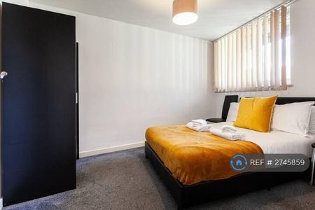 1 bedroom in a flat share to rent - Photo 4