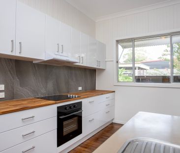 freshly renovated three-bedroom home - Photo 6