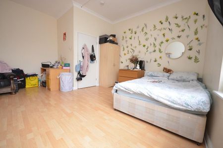 5 bedroom terraced house to rent - Photo 4