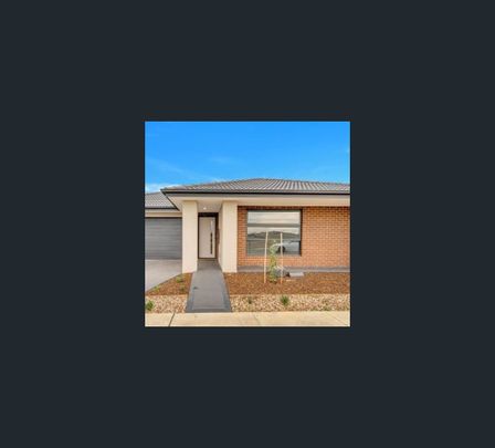 7 Hollington Drive, Mickleham, Vic 3064 - Photo 1