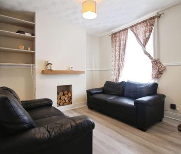 2 bedroom terraced house to rent - Photo 2