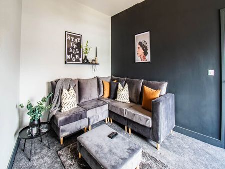 Highfield Avenue (Room 1), Wortley, Leeds - Photo 2