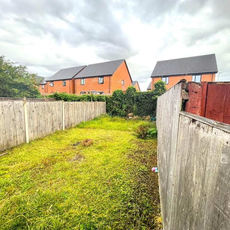 2 bedroom terraced house to rent - Photo 1
