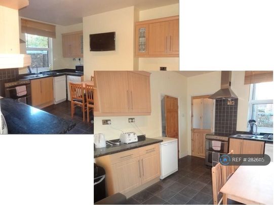 1 bedroom in a house share to rent - Photo 1