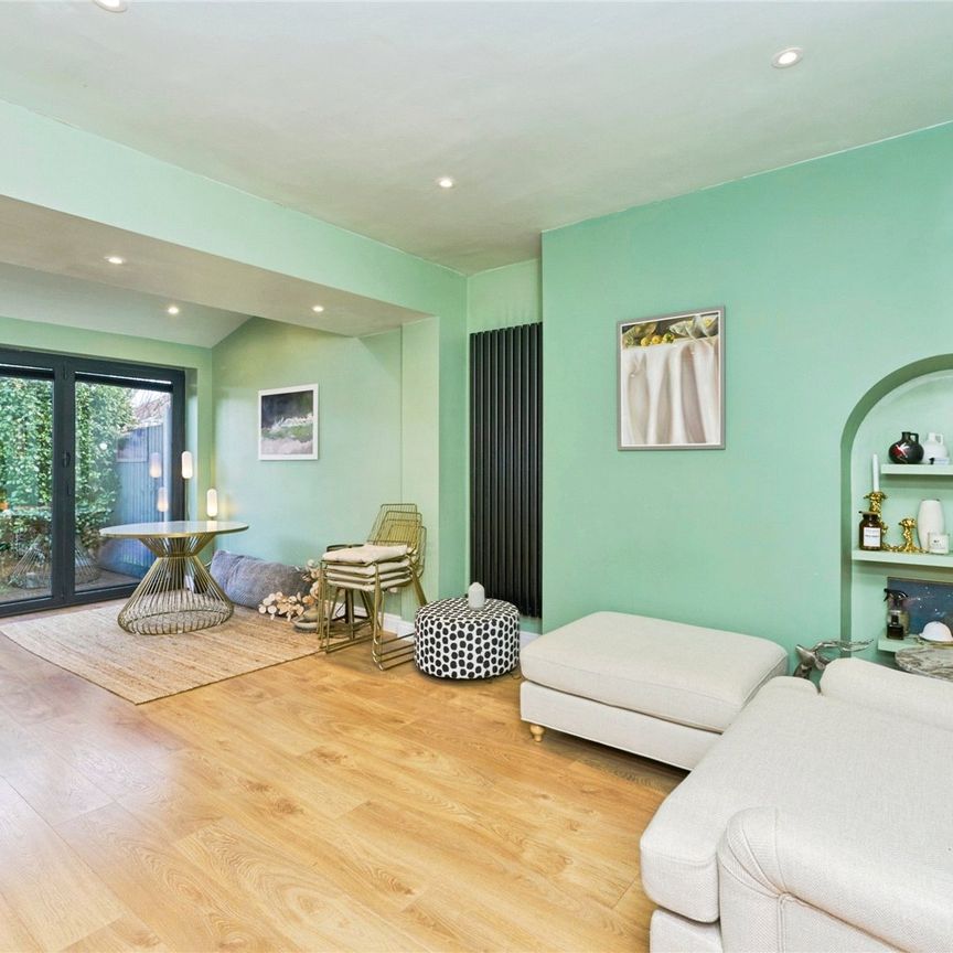 Milner Drive, Twickenham, TW2 7PH - Photo 1
