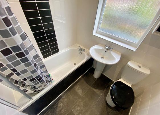 3 bedroom house - terraced to rent - Photo 1
