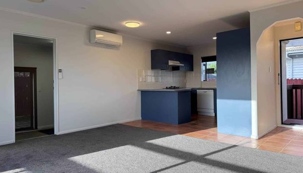 8 Cambridge Terrace, Papatoetoe - Photo 1