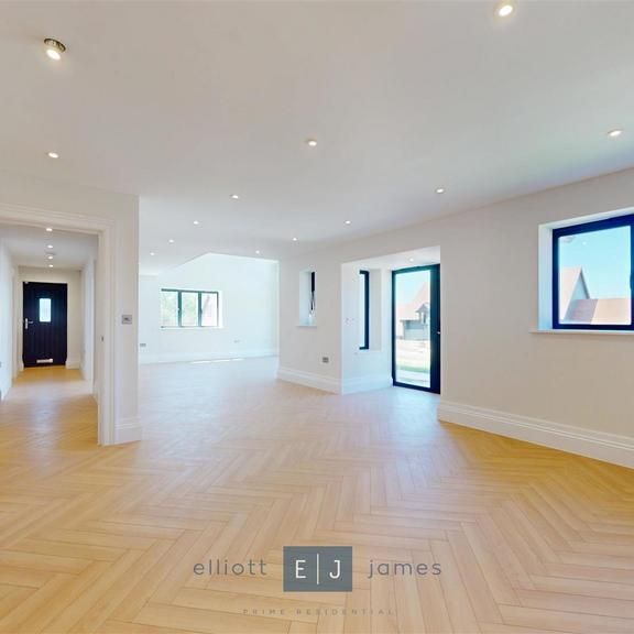 2 bedroom detached bungalow to rent - Photo 1