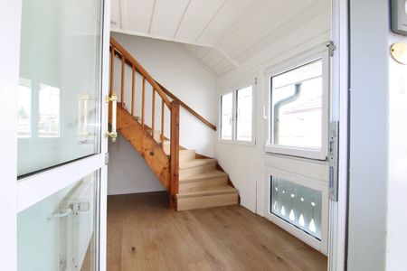 APPARTEMENT MANSARDÉ DE 4 PIÈCES À LUTERBACH (SO), MEUBLÉ, TEMPORAIRE - Photo 3