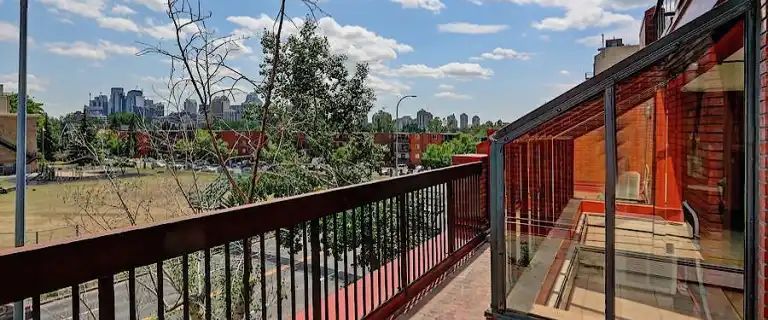 Condo Unit with 2 Bedrooms and a Den | 402 - 1505 8 Avenue Northwest, Calgary - Photo 1